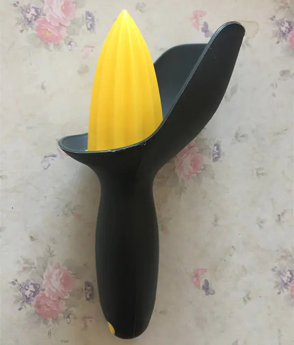 Creative Manual Lemon Juicer for Kitchen Use Y-43